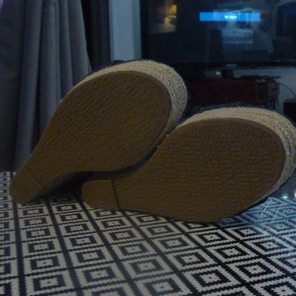 GUESS "Lora" zip-front espadrille - Picture 3 of 9